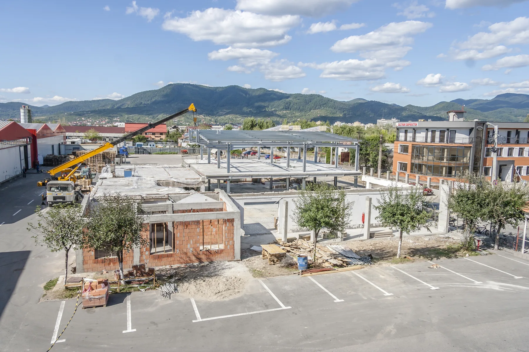 InvestaCCI Spatii Comerciale