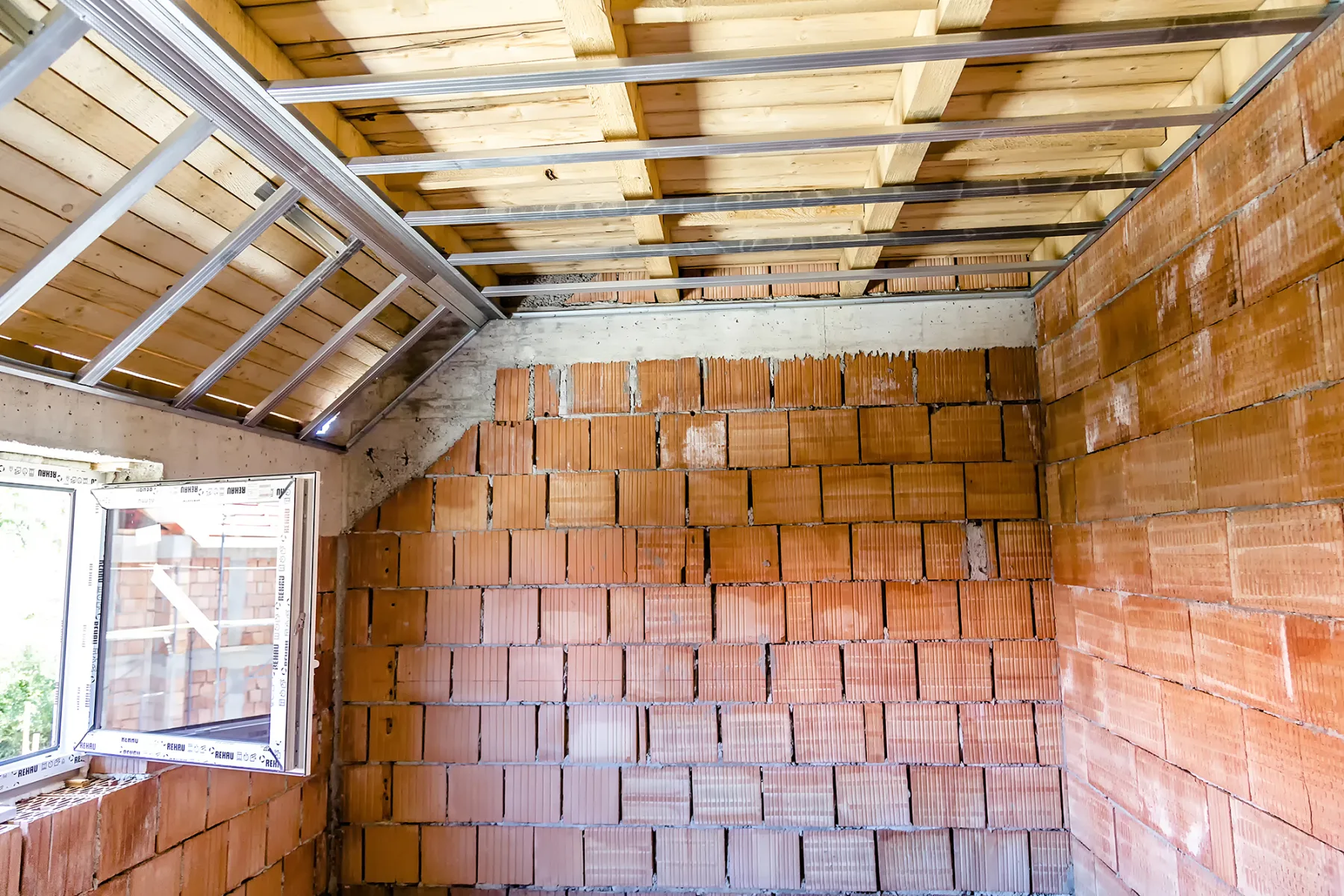 InvestaCCI Case si Vile