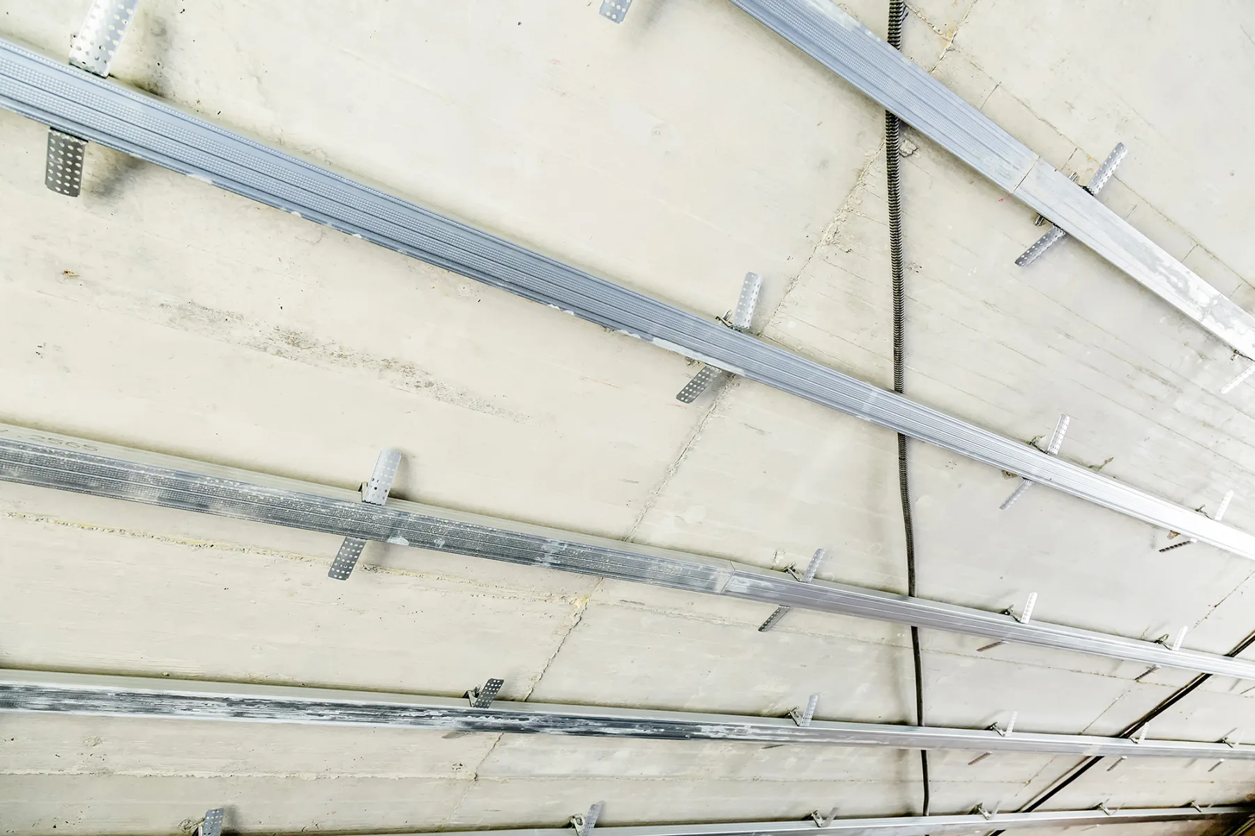 InvestaCCI Case si Vile