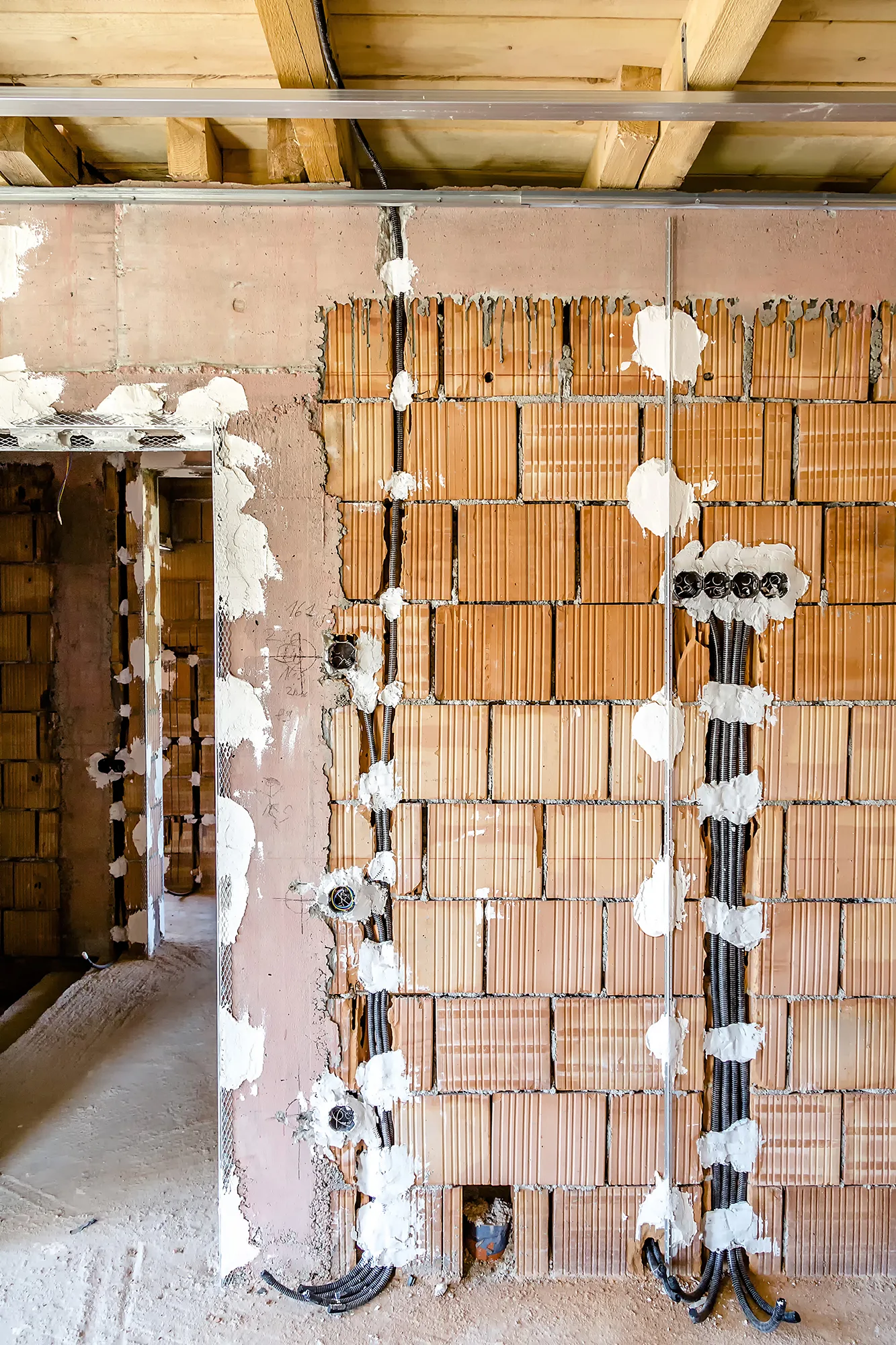 InvestaCCI Case si Vile