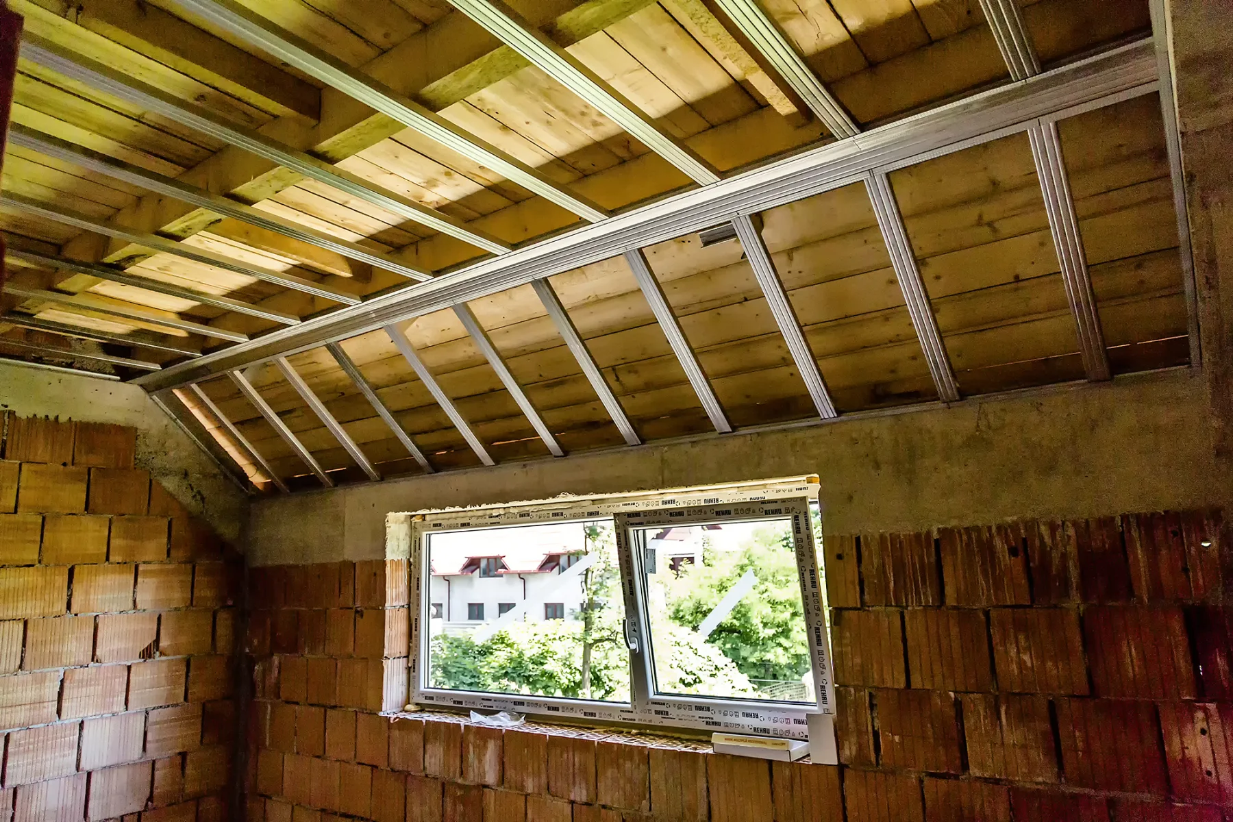 InvestaCCI Case si Vile